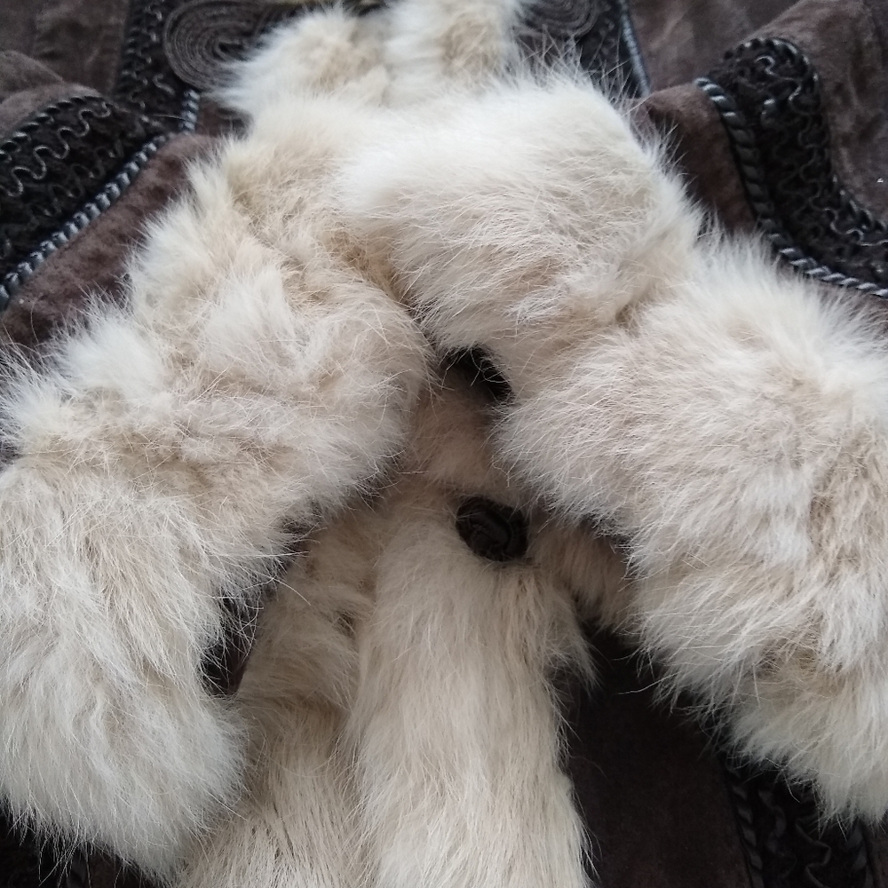 Vintage Brown and Cream Fur-Trimmed Jacket - Picture 4 of 9